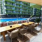 Appartement Mamaia Nord - Pool & Langa Plaja *