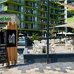 Mamaia Nord - Pool & Langa Plaja *