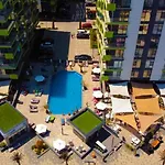 Appartement Mamaia Nord - Pool & Langa Plaja