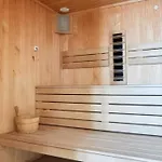 Mamaia Nord - Pool & Langa Plaja *