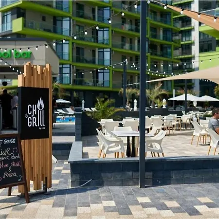 Mamaia Nord - Pool & Langa Plaja *