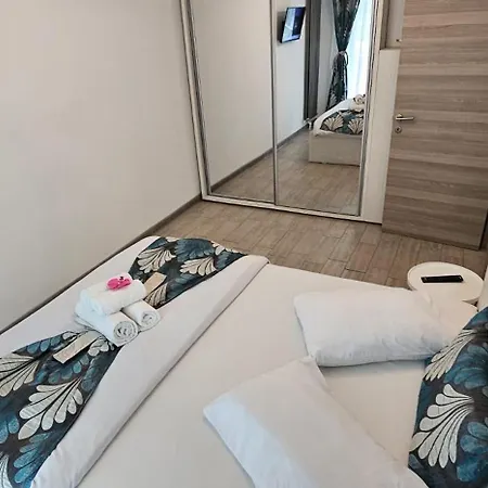 Apartamento Mamaia Nord - Pool & Langa Plaja